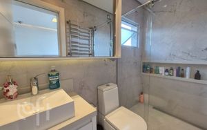 Image 8 - 880868