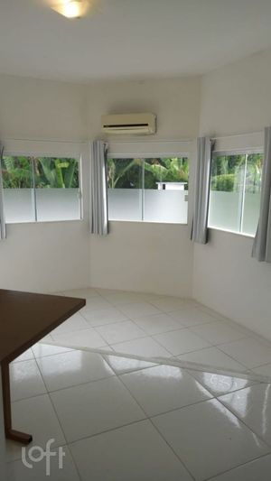 Image 11 - 880871