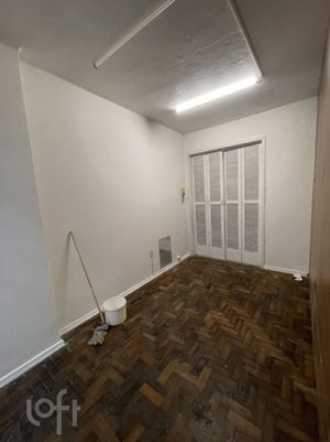Image 16 - 880878