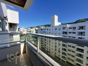 Image 6 - 880886
