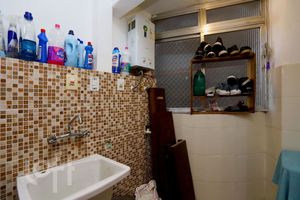 Image 22 - 880891