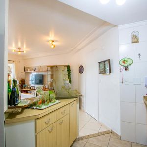 Image 9 - 880892