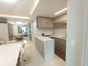 Image 3 - 880897