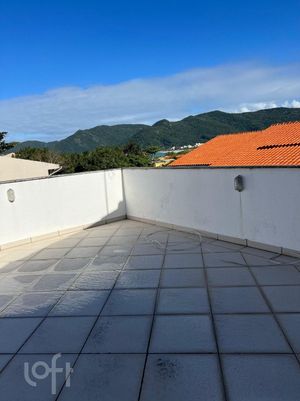 Image 1 - 880902