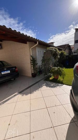 Image 37 - 880902