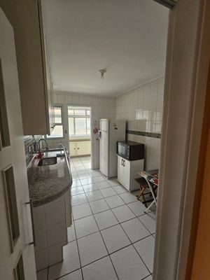 Image 4 - 880910
