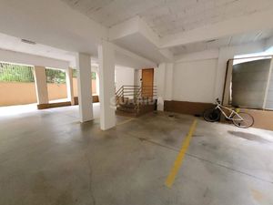 Image 17 - 880949