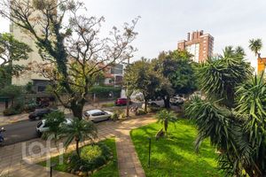 Image 1 - 880954