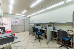 Image 26 - 880962