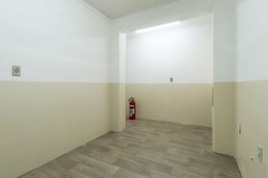 Image 29 - 880965