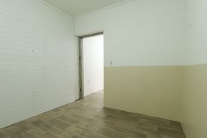 Image 31 - 880965
