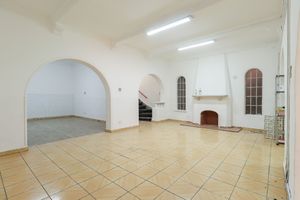 Image 21 - 880965