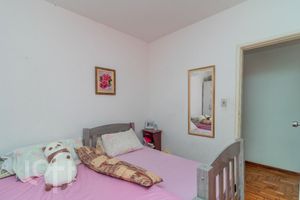 Image 19 - 880967