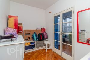 Image 11 - 880967
