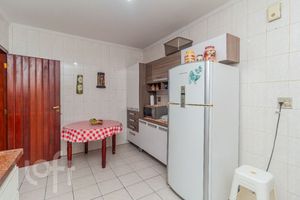 Image 4 - 880967