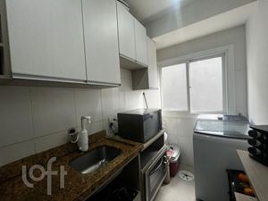 Image 5 - 880968