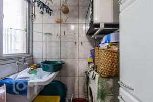 Image 8 - 880969