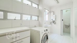 Image 15 - 880972