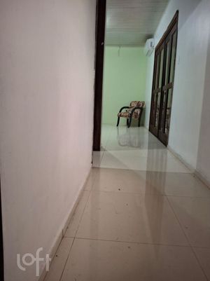 Image 4 - 880975