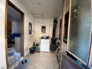 Image 9 - 880977
