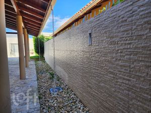 Image 9 - 880978
