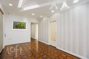 Image 3 - 880983