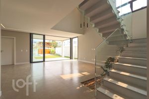 Image 21 - 880984
