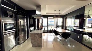 Image 8 - 880985