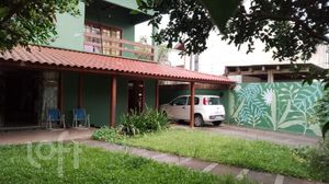 Image 3 - 880988