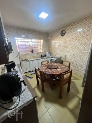 Image 19 - 880993