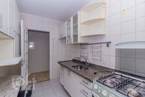 Image 19 - 880994