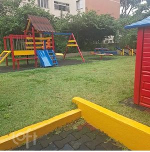 Image 14 - 881000