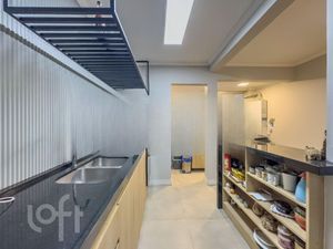 Image 9 - 881001