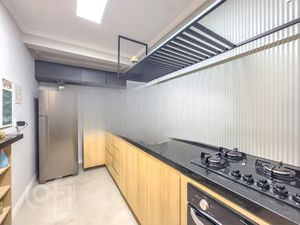 Image 12 - 881001