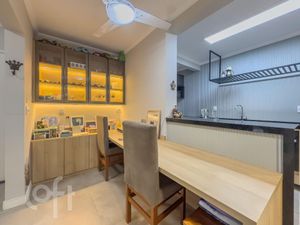 Image 15 - 881001