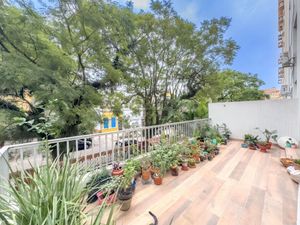 Image 17 - 881001