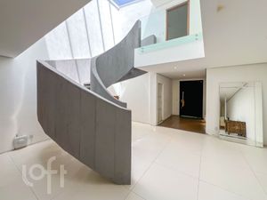 Image 16 - 881002