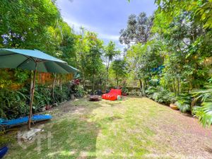 Image 4 - 881002