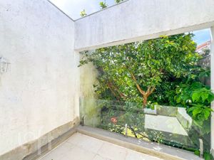 Image 32 - 881002
