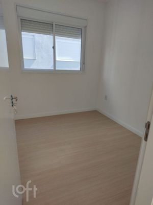 Image 17 - 881003
