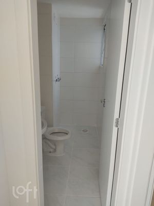 Image 11 - 881003