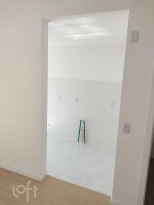 Image 3 - 881003