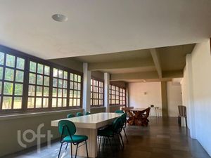 Image 31 - 881004