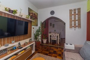 Image 3 - 881007