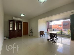 Image 4 - 881009