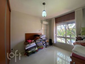 Image 9 - 881009