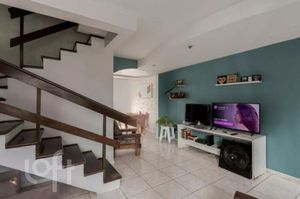 Image 33 - 881010
