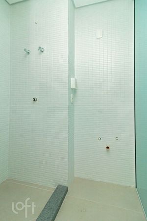 Image 14 - 881014