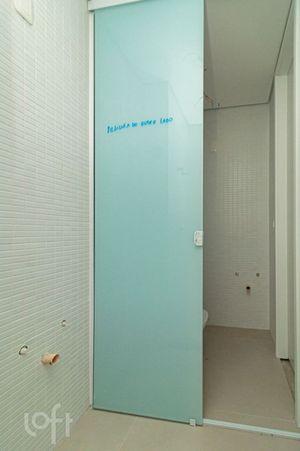 Image 16 - 881014
