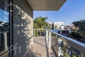 Image 6 - 881015